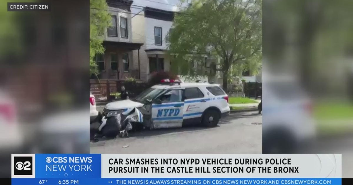 Car smashes into NYPD vehicle during police pursuit in Bronx - CBS New York
