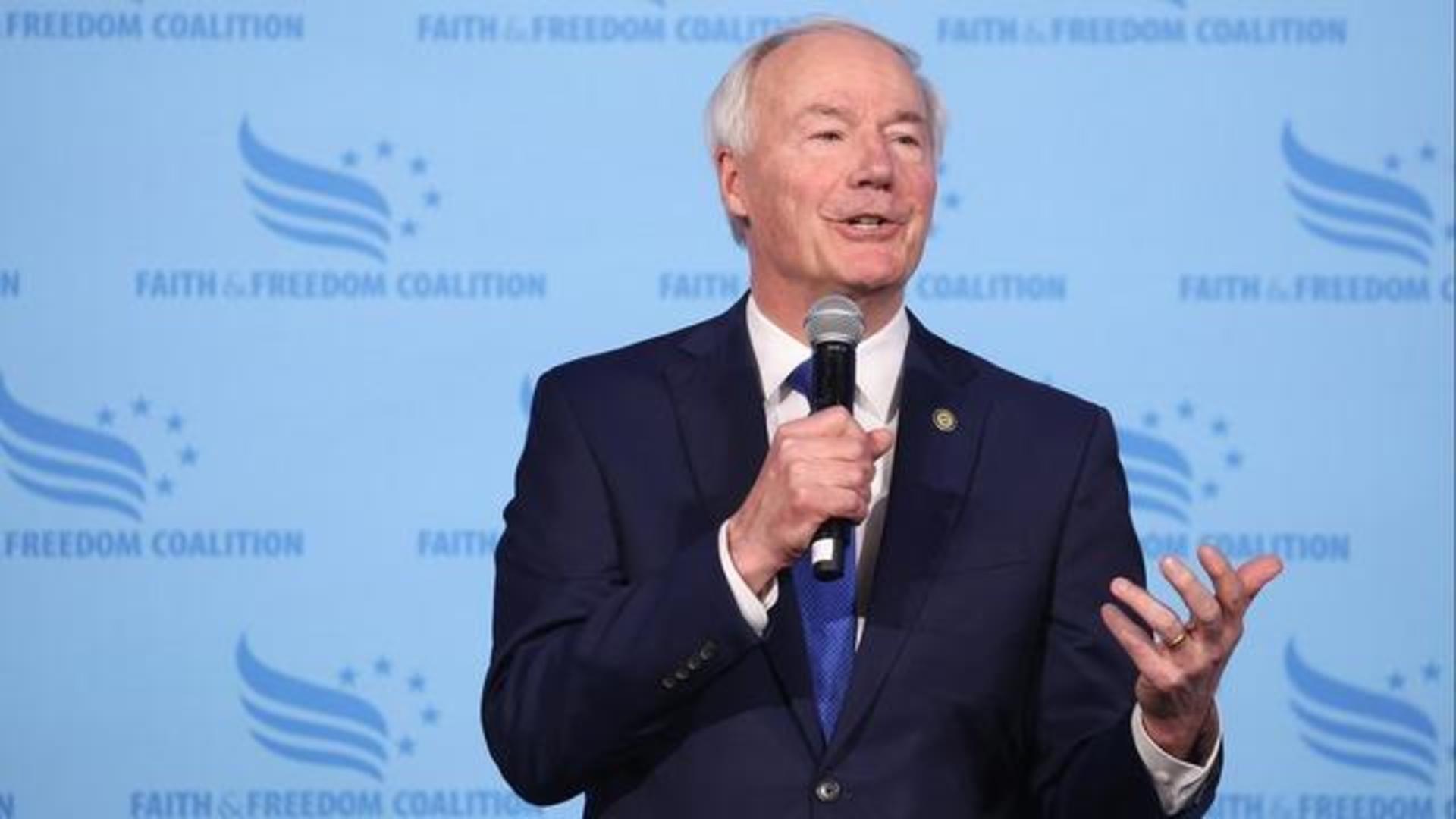 Asa Hutchinson's 2024 campaign isn't breaking through, but he says he's  'full speed ahead' - ABC News