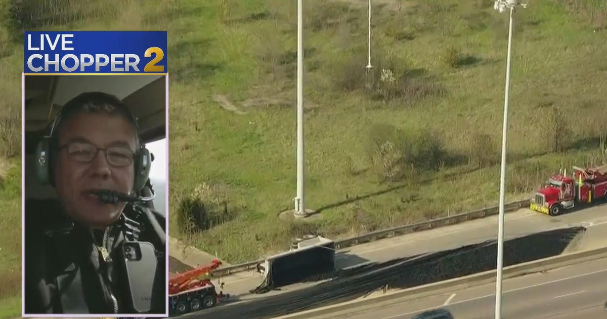 Dump truck drops load of topsoil on ramp to Stevenson CBS Chicago