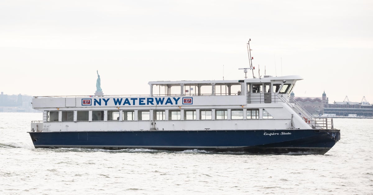 Kids ride free Thursday on New York Waterway ferries CBS New York