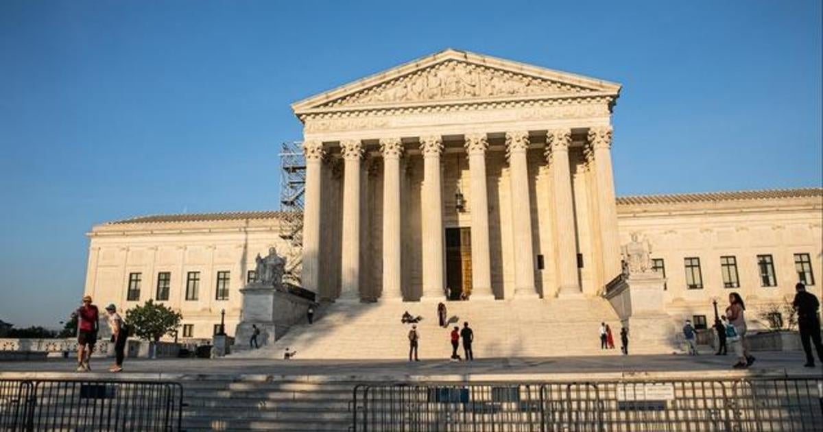 Senators push for cameras inside Supreme Court - CBS News