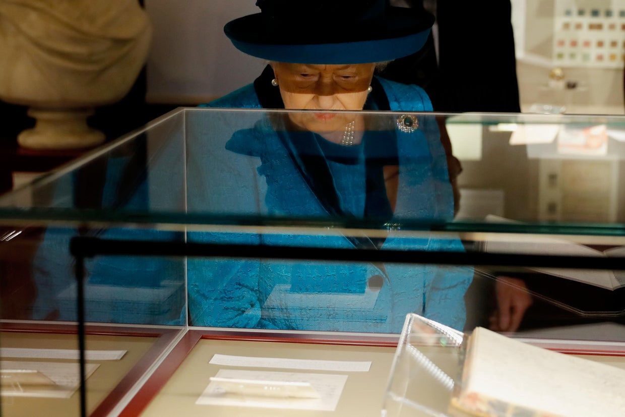 BRITAIN-ROYALS-PHILATELIC-VISIT 
