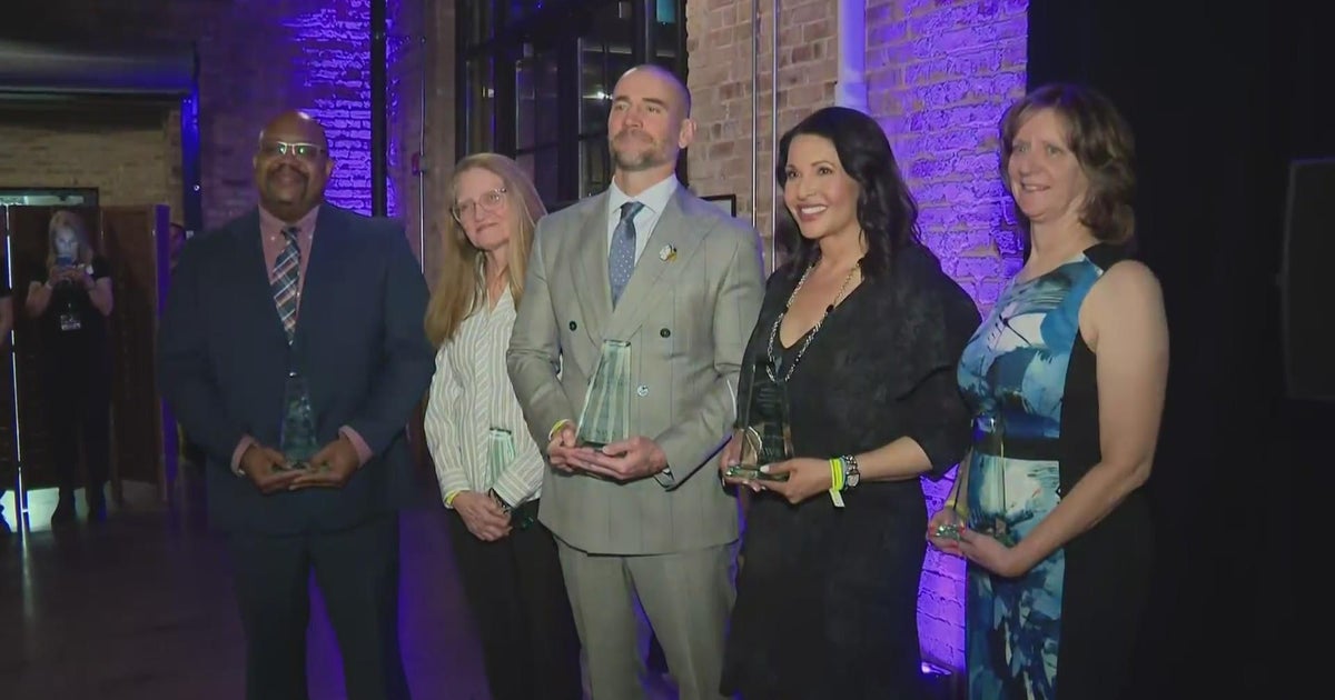 CBS 2's Suzanne Le Mignot honored by PAWS Chicago - CBS Chicago