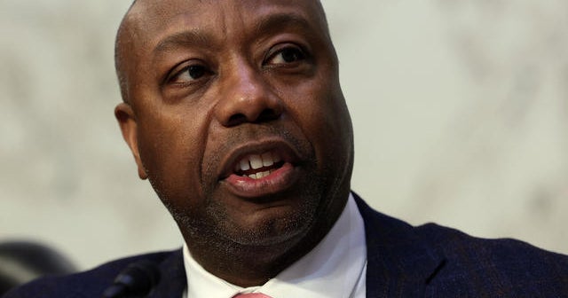 Tim Scott to name longtime aide as 2024 campaign manager - CBS News