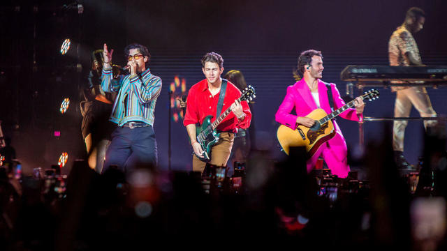 Jonas Brother 'Remember This Tour' 