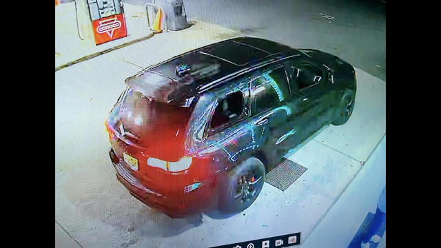 17pkg-bg-high-end-vehicle-thefts-frame-899.jpg 