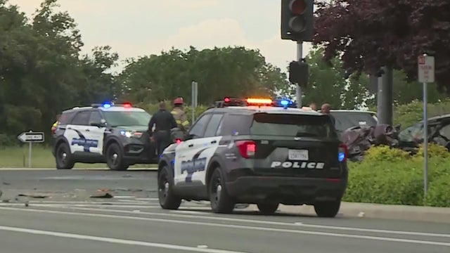 elk-grove-crash-7-hurt.jpg 