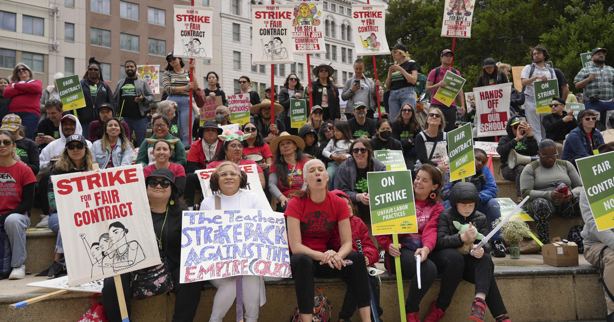Thousands of Oakland teachers go on strike, demand higher wages
