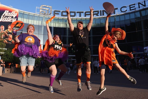 Denver Nuggets v Phoenix Suns - Game Three 