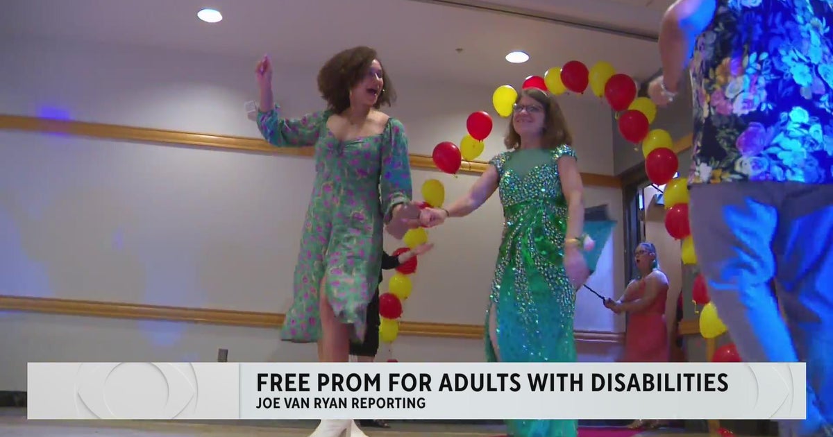 Special Adventures hosts free prom for adults with disabilities - CBS ...