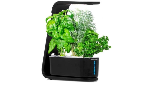 aerogarden-smart-garden-sale-amazon.jpg