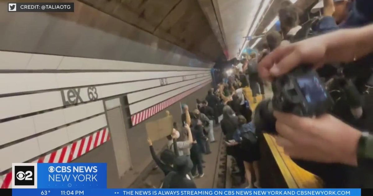 NYPD: 6 wanted for jumping onto subway tracks at Jordan Neely death ...