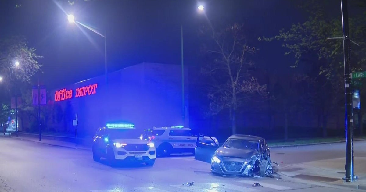 3 hurt, 1 critically after shooting in Hyde Park, police say CBS Chicago