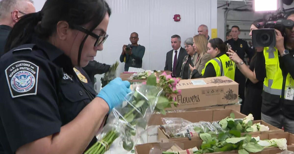 Flowers arriving at Miami Intercontinental Airport to satisfy demand for Mother’s Day