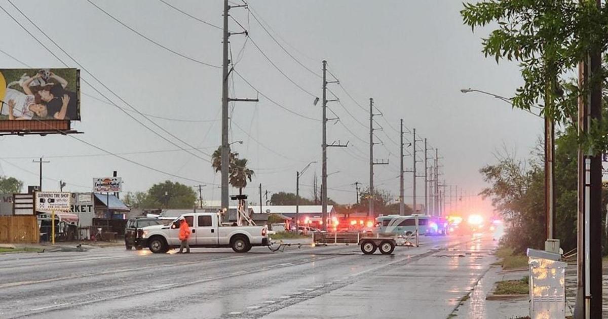 2 dead, 10 hospitalized after tornado touches down in Laguna Heights, Texas