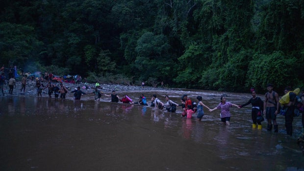 darien-gap-c-wading-through-river.jpg 