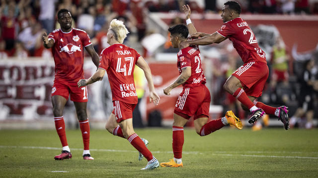 New York Red Bulls v Columbus Crew: MLS Cup Eastern Conference Semifinal Leg 2 