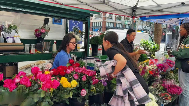 Patricia Lee Flower Seller 