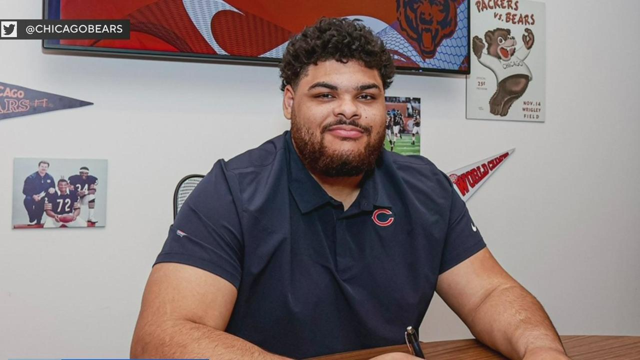 Bears sign 3 of the team's top draft picks - CBS Chicago