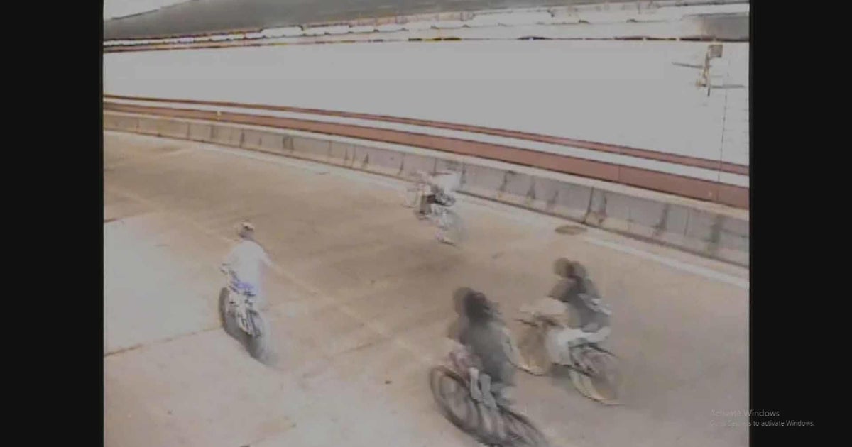 Video shows bicyclists illegally enter Boston tunnel - CBS Boston