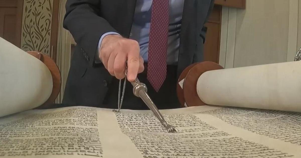 Cherry Hill rabbi donates Torah to new synagogue in Idaho