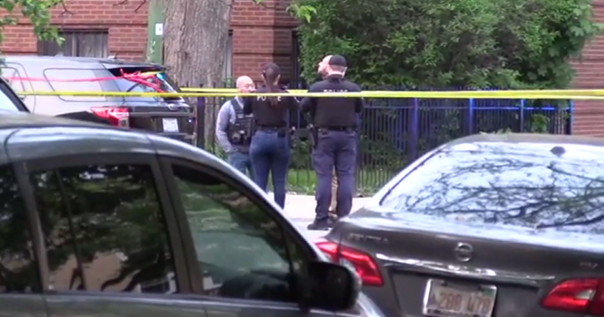 Albany Park shooting kills 15yearold boy, wounds man CBS Chicago
