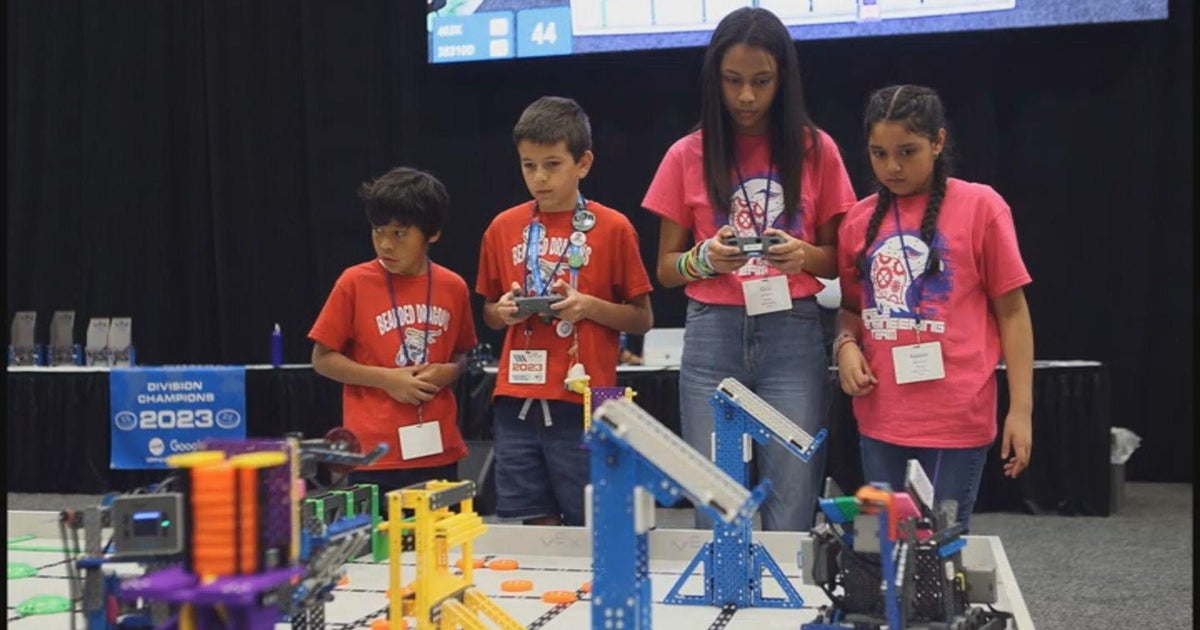 Garland robotics team finds belonging in competition - CBS Texas