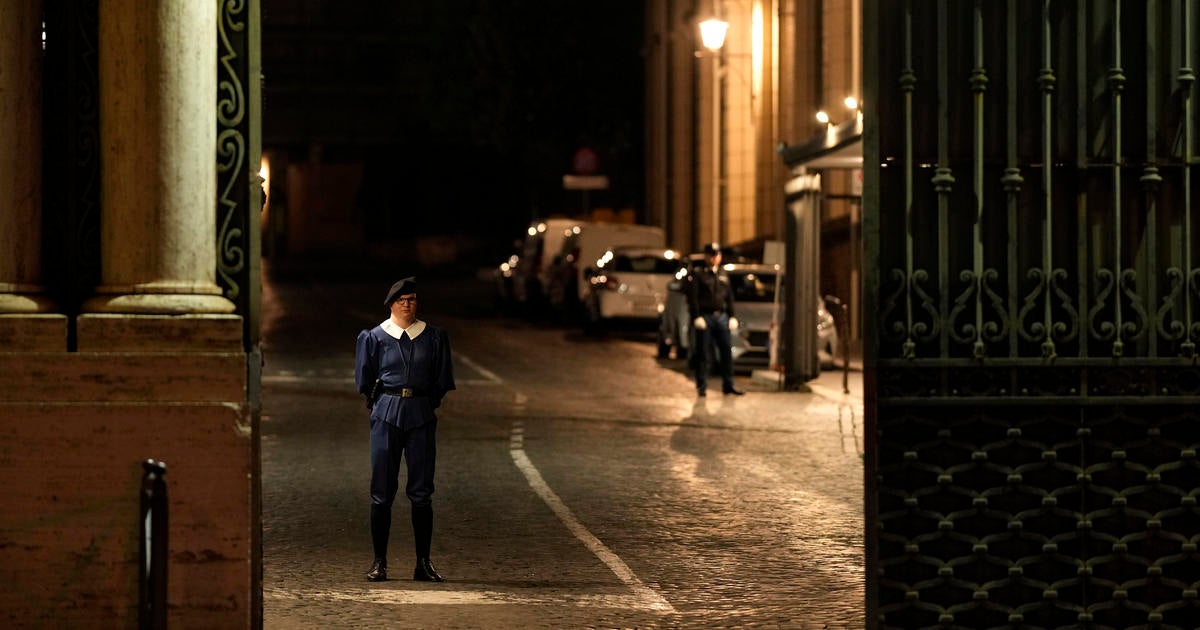 Car rushes through Vatican gate, police fire at tires before arresting driver