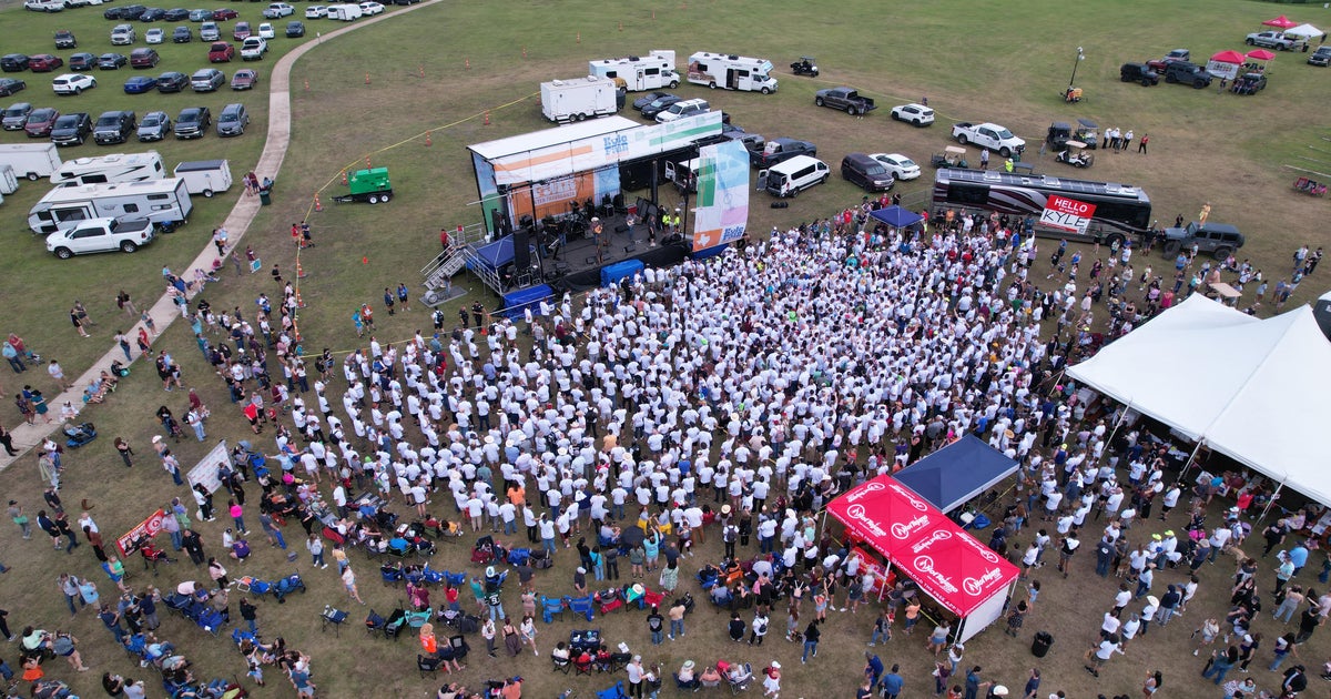 Kyles from near and far gather in Texas, attempting to break world record - Vimarsana News