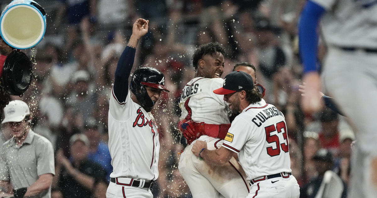 Albies drives in winning run in 9th as Braves beat Dodgers 4-3