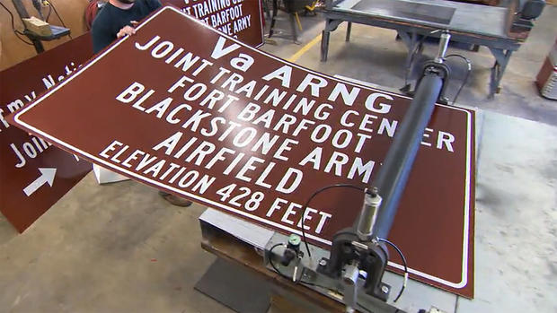 new-signs-fort-barfoot.jpg 