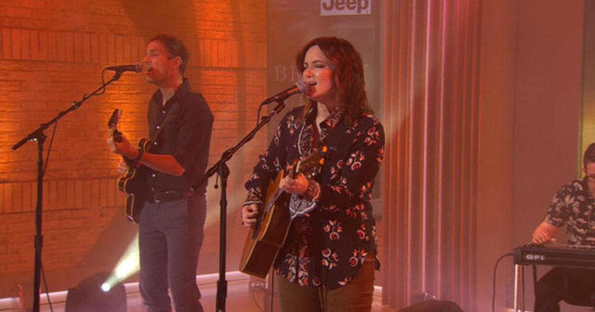 Saturday Sessions: Brandy Clark performs "Tell Her You Don't Love Her"