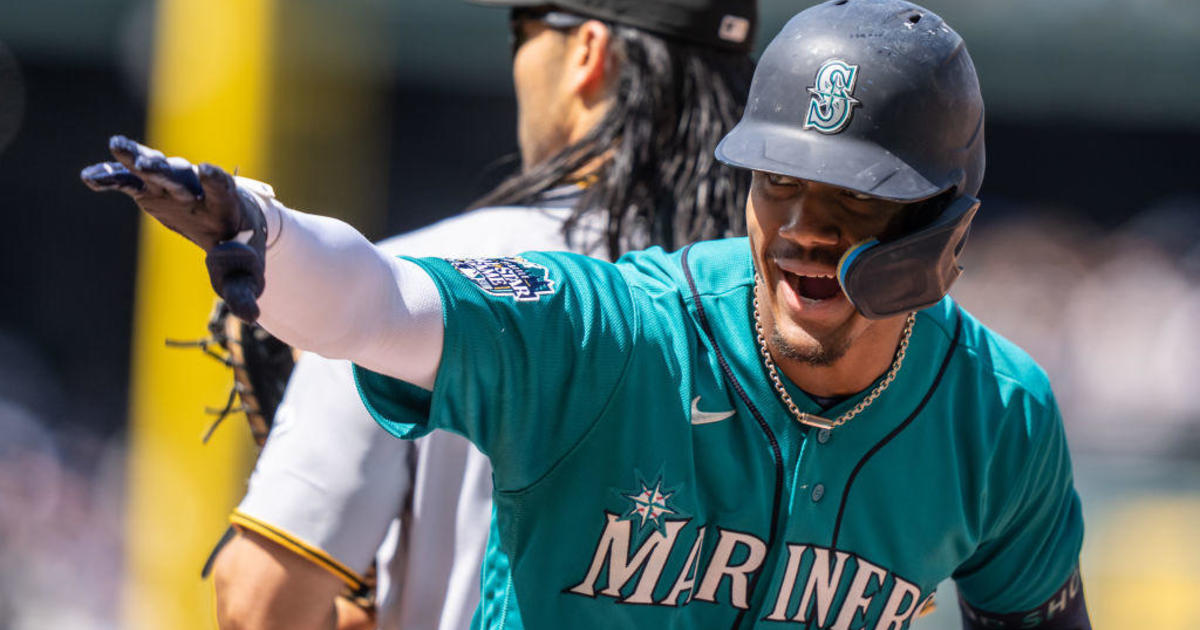 Luis Castillo strikes out 10 as Seattle Mariners beat Pittsburgh Pirates  5-0 - CBS Pittsburgh