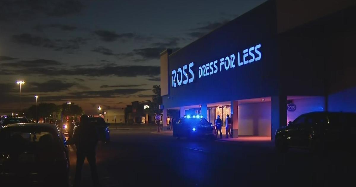 Suspect shot by targeted victim with concealed carry outside Ford City Mall