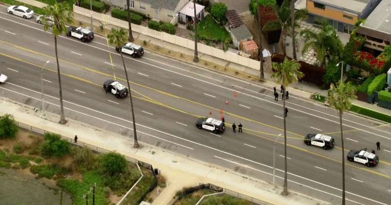 Deadly assault investigation underway in Marina del Rey - CBS Los Angeles