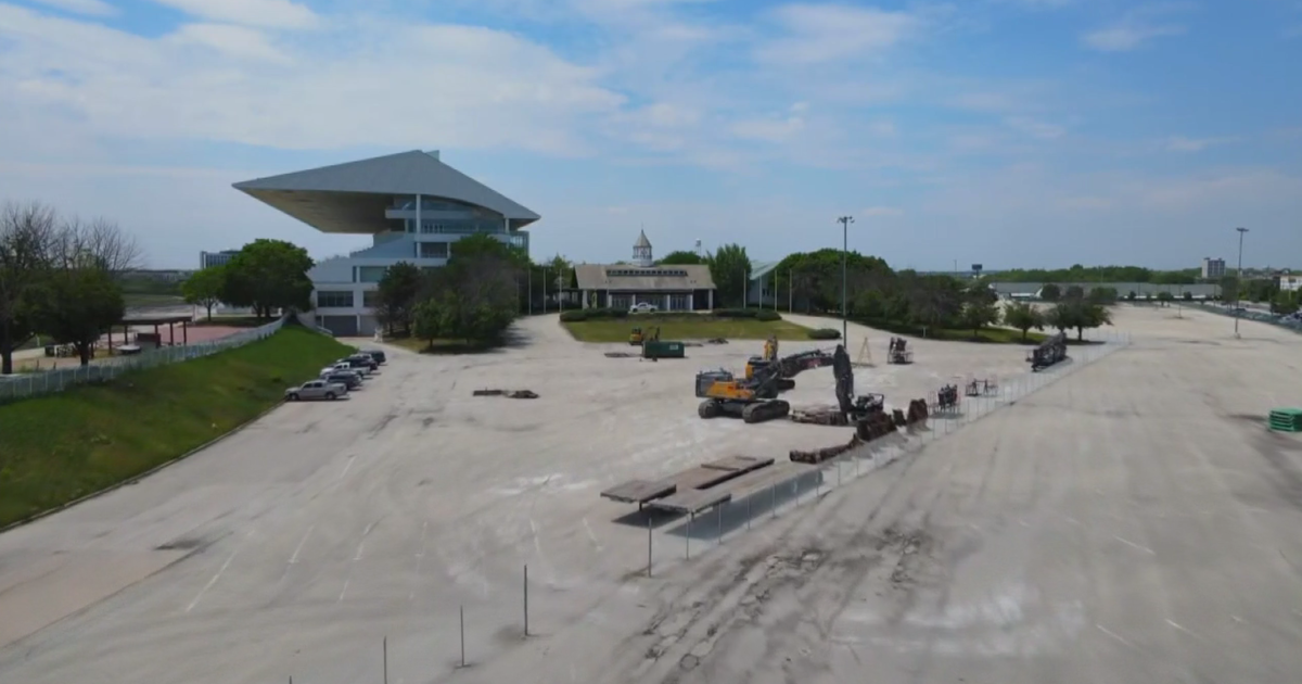 Chicago Bears To Begin Tearing Down Grandstand of Former