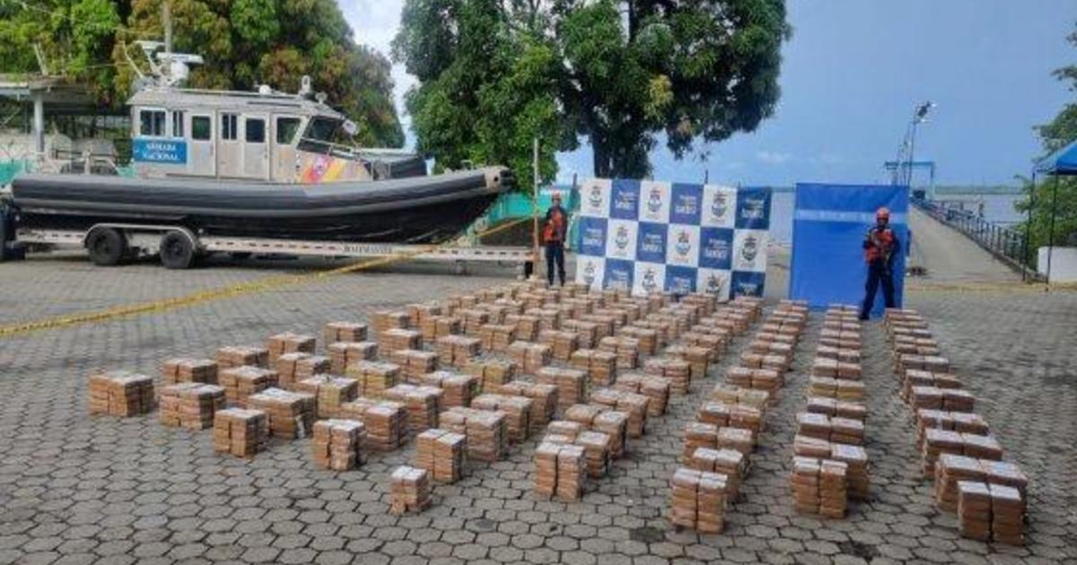 "Narco sub" seized off Colombia as crew tries in vain to sink 5,300 pounds of cocaine