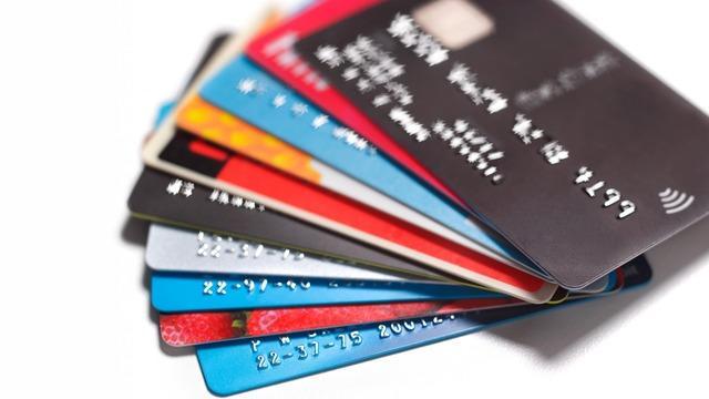 cbsn-fusion-when-to-take-a-break-from-credit-card-spending-thumbnail-2011583-640x360.jpg 
