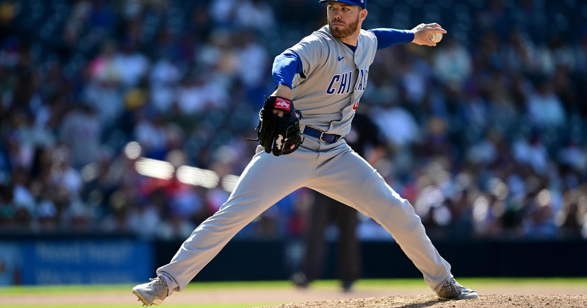 Manager David Ross of the Chicago Cubs removes Kyle Hendricks from News  Photo - Getty Images