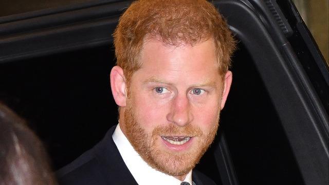 cbsn-fusion-prince-harry-no-shows-day-1-of-hacking-trial-thumbnail-2024838-640x360.jpg 