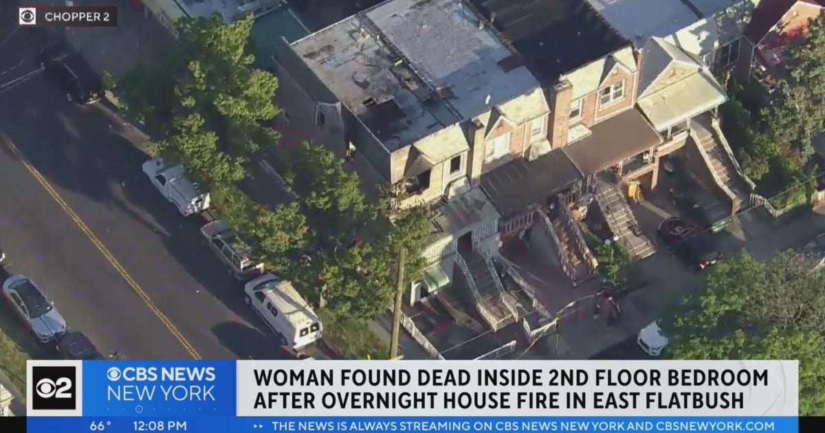 Woman killed in overnight house fire in Brooklyn - CBS New York