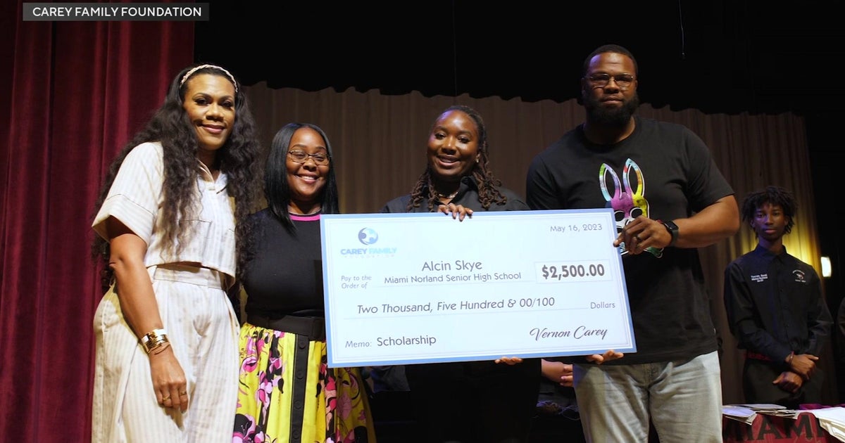 Miami Very pleased: Former Dolphins wonderful Vernon Carey Sr. gives back to local community