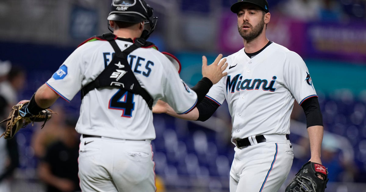 Marlins triumph over 4-operate deficit in 9-6 win in excess of Royals