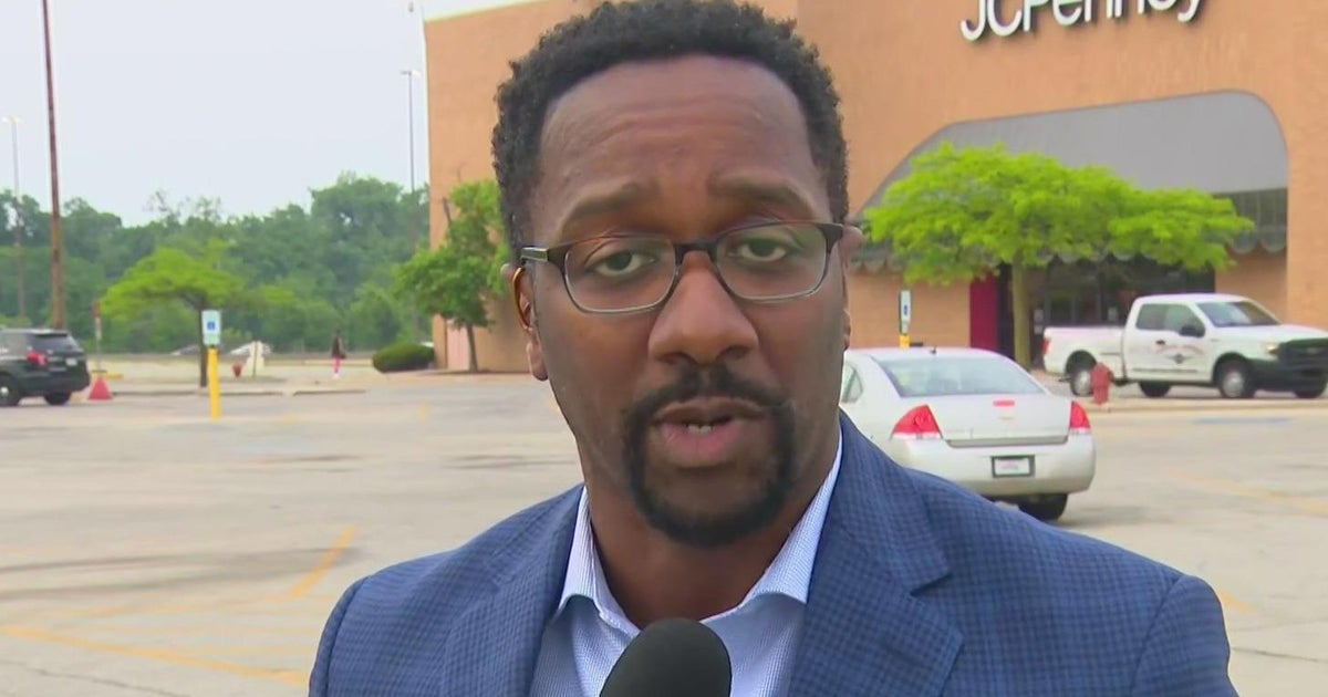 Suspects in police chase ran into Calumet City mall to change clothes