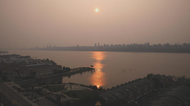 Smoky Sky In New York Due To Canadian Wildfires 