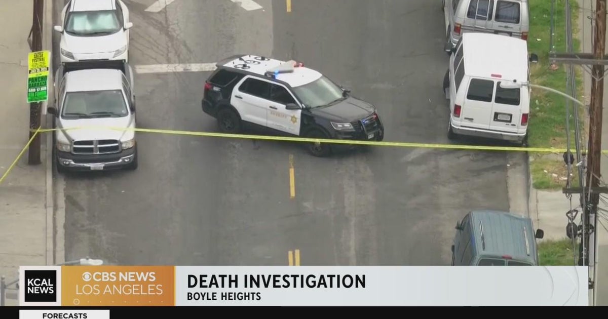 Deputies investigate deadly stabbing in East Los Angeles - CBS Los Angeles