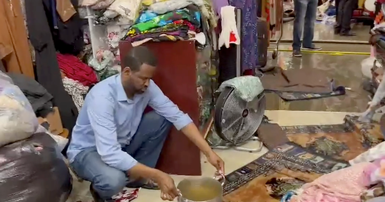 Shoppers drenched at Somali Mall after Saturday's downpour leaks