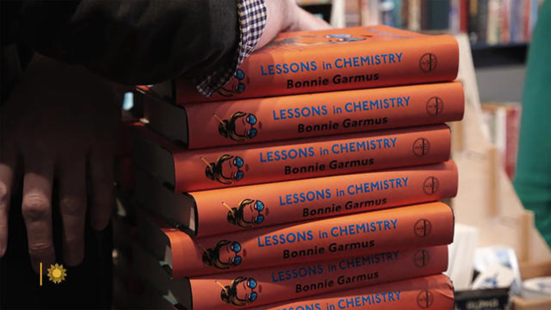 Bonnie Garmus on her subversive novel Lessons in Chemistry - CBS News