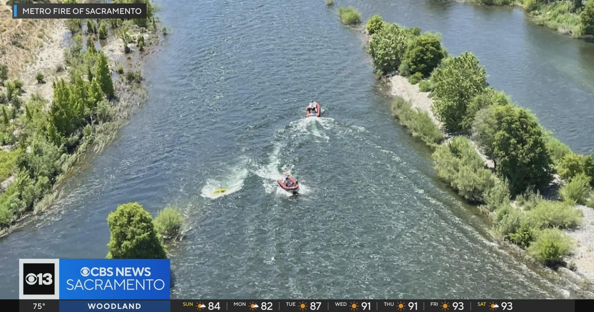 4 rafters rescued after falling into American River