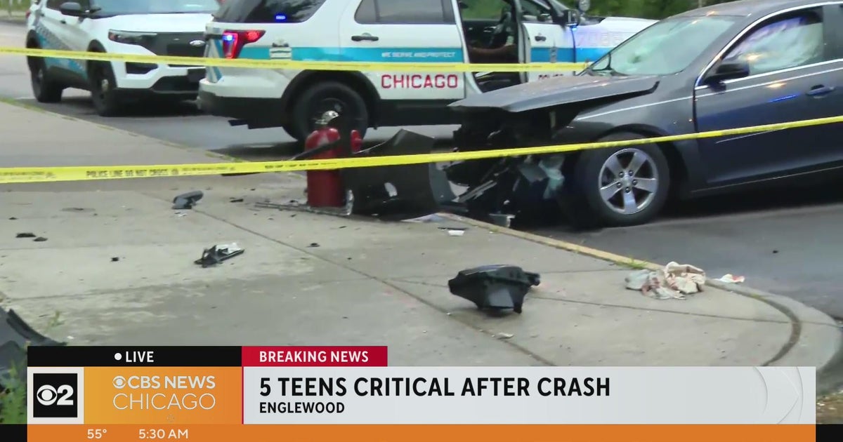 5 teens critically injured after crashing stolen car in Englewood - CBS ...